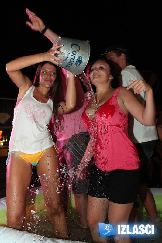 Wet T-Shirt party u Monvi centru