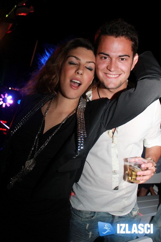 Party na brodu kluba Boa