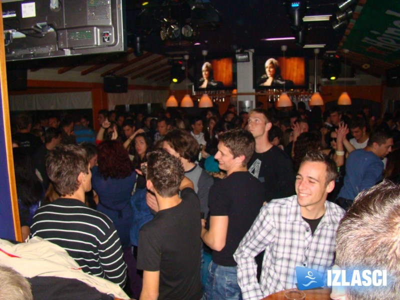Jedna bira, dve biri, tri biri ću ja popit... a ki će ih platit? Discotheque Kukuriku