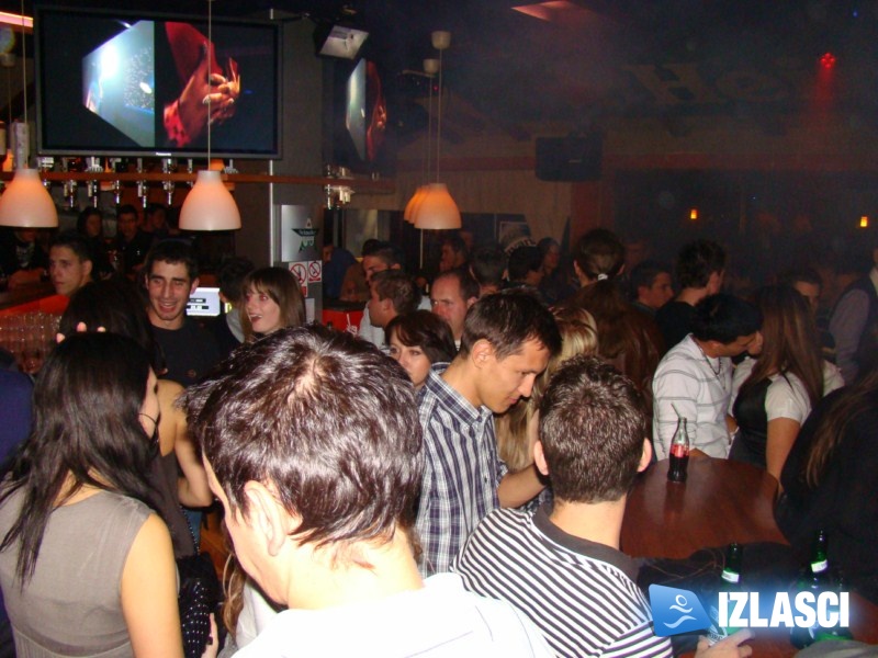 Jedna bira, dve biri, tri biri ću ja popit... a ki će ih platit? Discotheque Kukuriku
