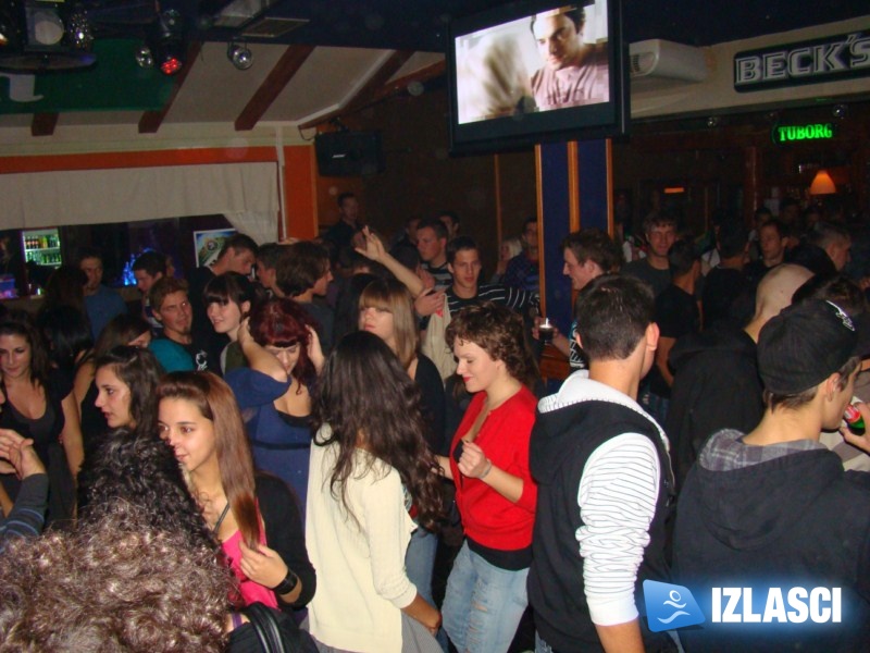 Jedna bira, dve biri, tri biri ću ja popit... a ki će ih platit? Discotheque Kukuriku