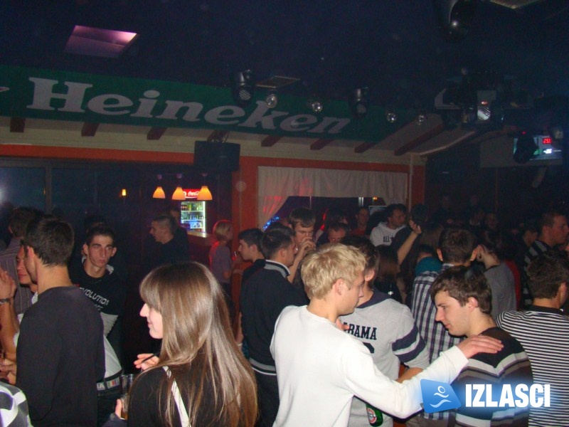 Jedna bira, dve biri, tri biri ću ja popit... a ki će ih platit? Discotheque Kukuriku