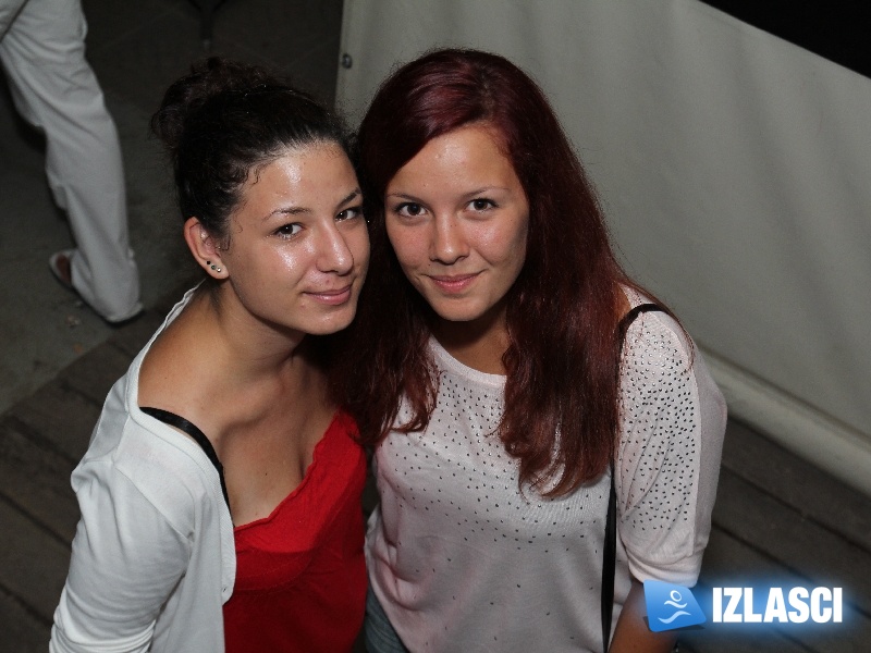 Živa subota uz same komade Casanova beach clubu