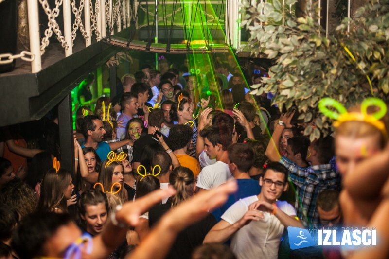 Oduševljenje NEON Partyem u clubu Jungle