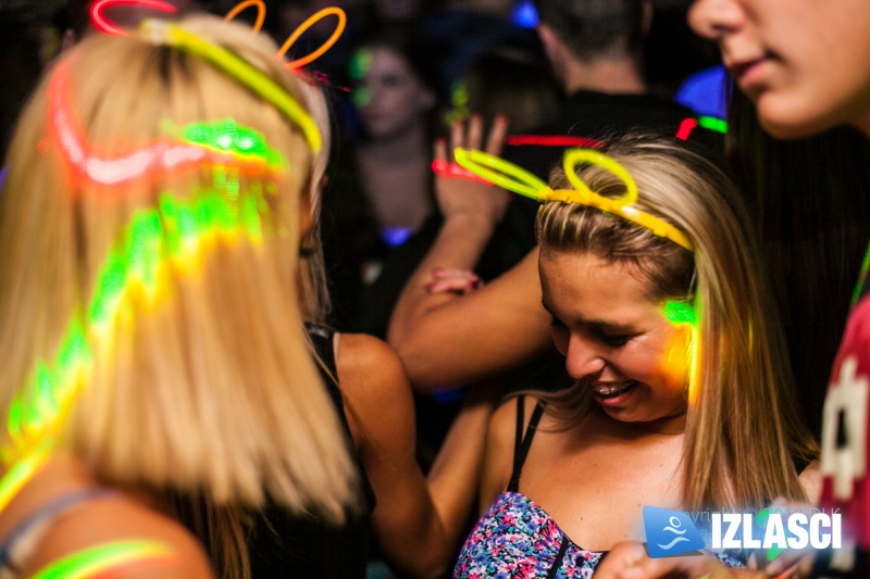 Oduševljenje NEON Partyem u clubu Jungle