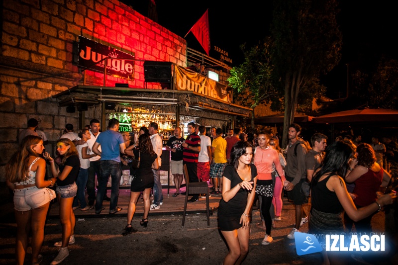 Oduševljenje NEON Partyem u clubu Jungle