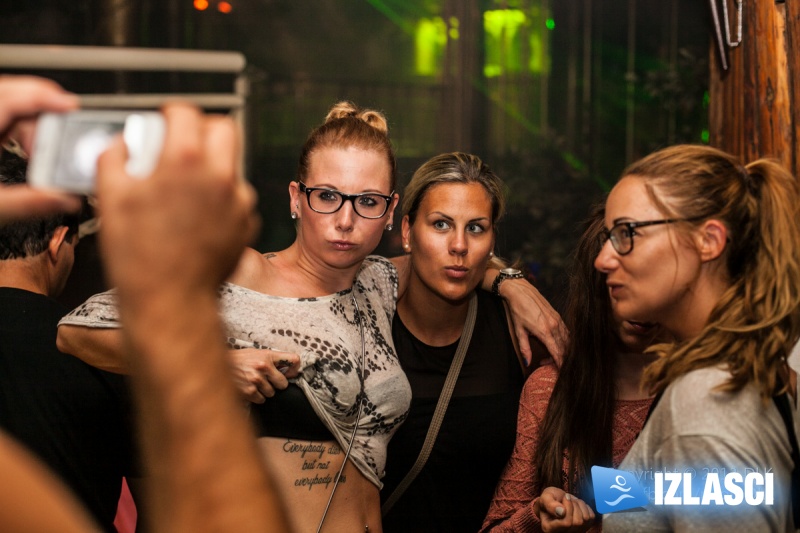 Oduševljenje NEON Partyem u clubu Jungle