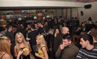 Maat bar - party sa fatalnim plavušama!