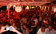 U ritmu Mambo Kingsa ljuljao se Macumba beach bar