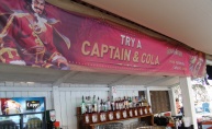 Captain Morgan i njegove zgodne hostese poharali Macumbu