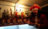 Captain Morgan i njegove zgodne hostese poharali Macumbu