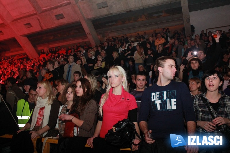 Halid i Crvena jabuka ugrijali atmosferu i "otopili" srca Riječana