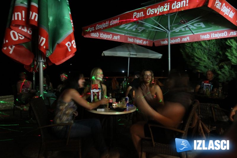 Koncert Deana Bakića u Beach baru Baza