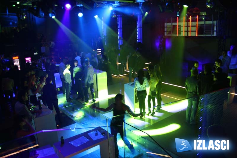 Seksipilna Miss Kali u Garage ultra lounge 