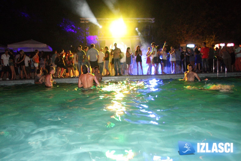 Pool Party na plaži Girandella u Rapcu