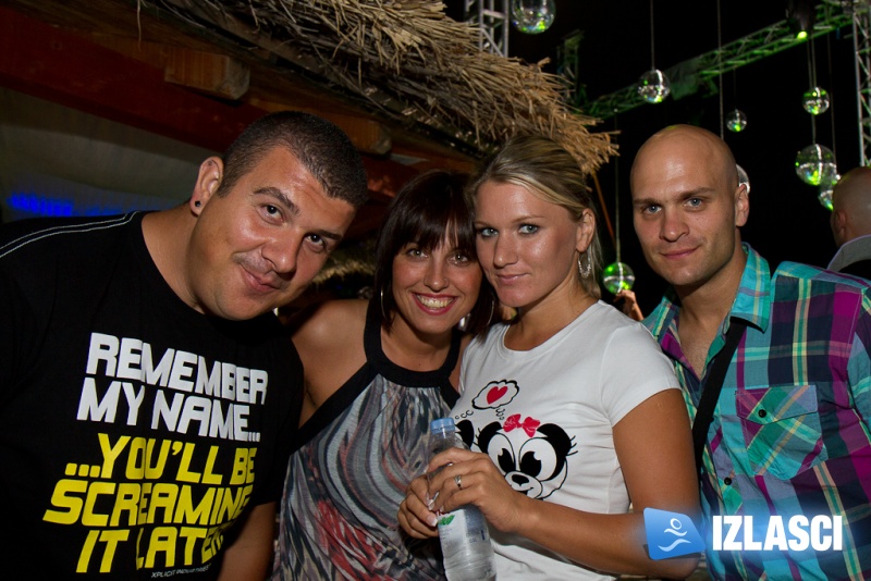 Pjena party u Santos beach clubu