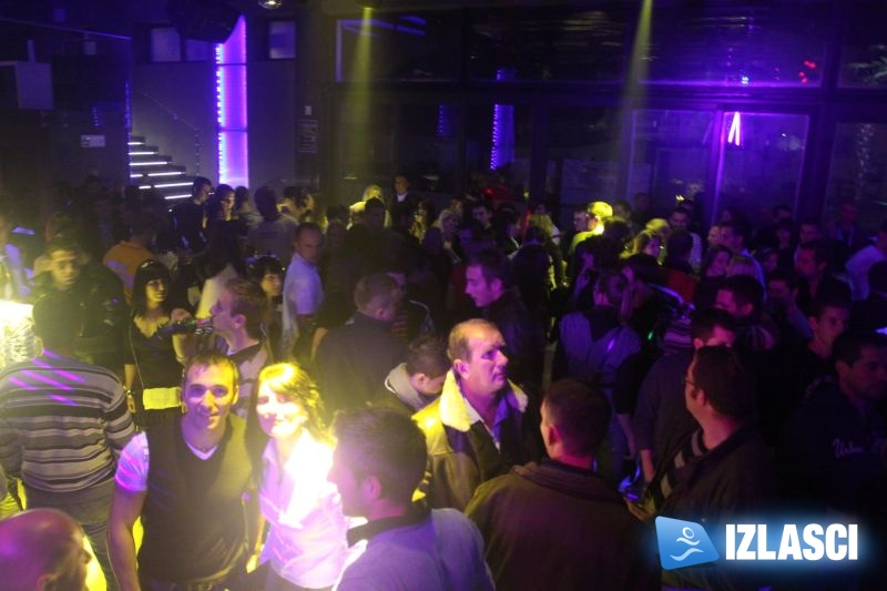 Veliki cocktail party u prekrasnom prostoru Garage ultra lounge