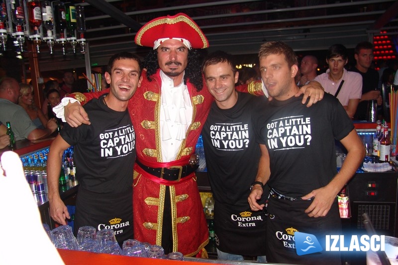 Ain't no party like Captain Morgan party! Makina, Vodice