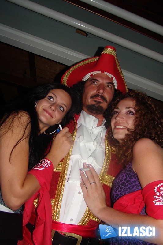 Ain't no party like Captain Morgan party! Makina, Vodice