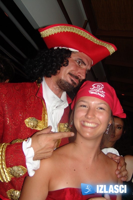 Ain't no party like Captain Morgan party! Makina, Vodice