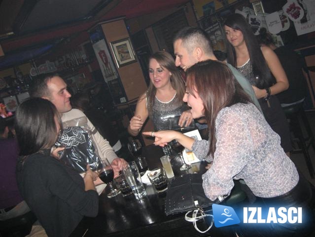 BRL (Badel rakije i likeri) party u caffe baru Azzuro, Sibinj