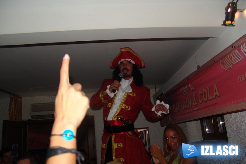 Captain Morgan priskočio u pomoć konobarima u Portu