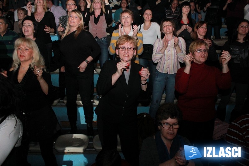 Neda Ukraden zapjevala zaljubljenima u Dvorani Mladosti