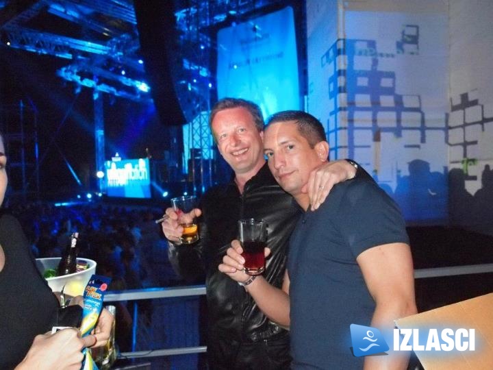 Absolut Greyhound UMAGINATION w. Axwell, Chuckie, Koyu