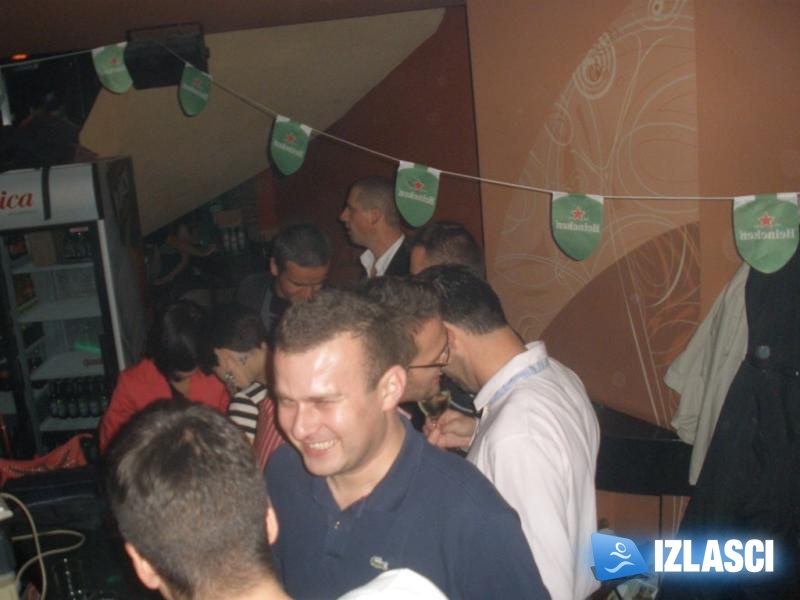 Heineken party okupio velik broj znatiželjnika u caffe baru Alter Ego u Slavonskom Brodu