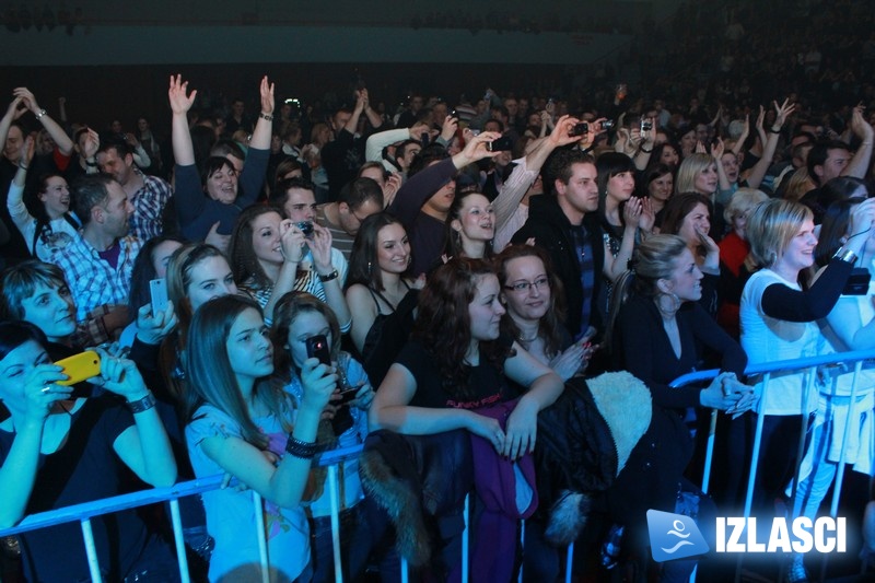 Najpopularnija turbo folk pjevačica, Lepa Brena održala koncert u Dvorani mladosti