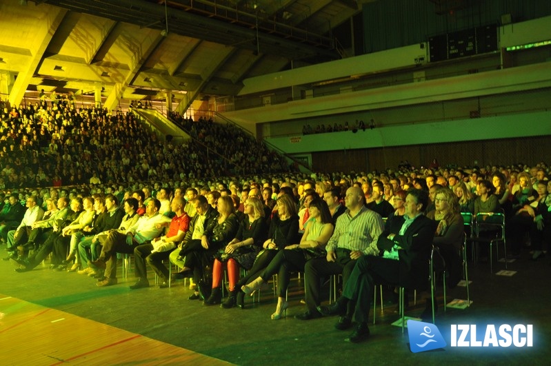 Klapa Cambi & gosti u Dvorani mladosti