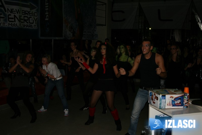 Zumba vještice i vukodlaci zaplesali na Halloween partyju u Loopu