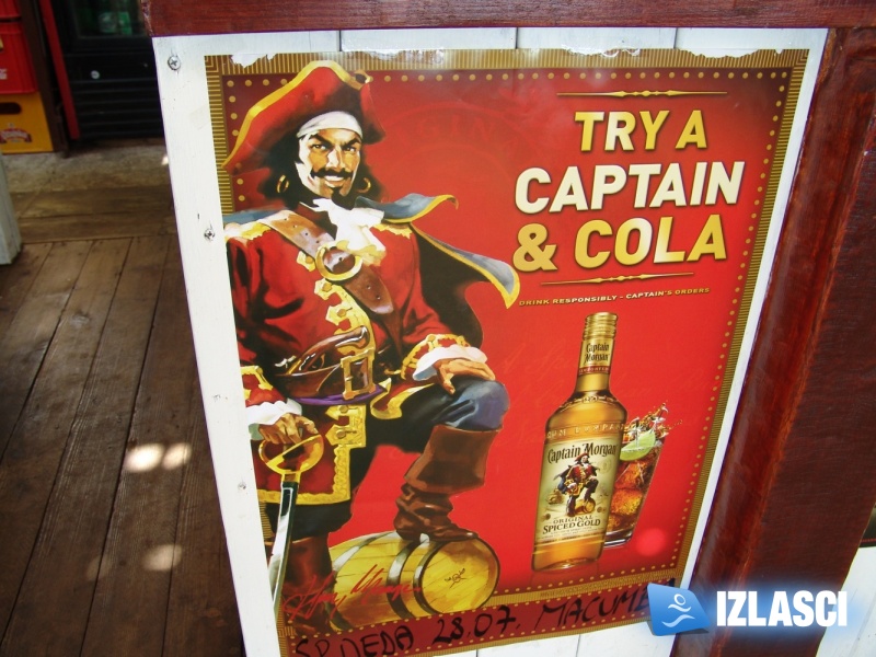 Captain Morgan i njegove zgodne hostese poharali Macumbu