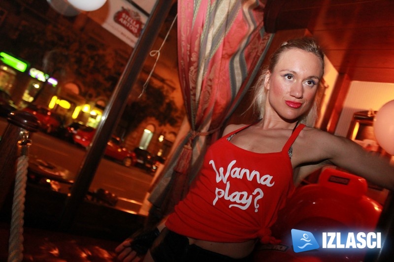 Wanna play? Phanas pub