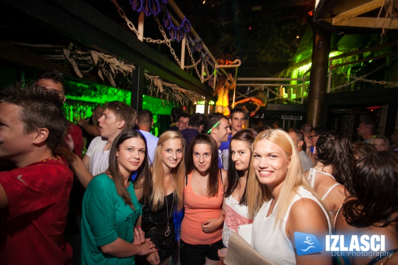 Pjena Party totalni hit na Krku u Clubu JUNGLE