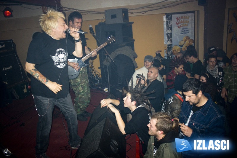 Punk spektakl UK Subsa u Unitedu